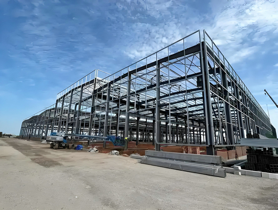 Revolutionizing-Industrial-Efficiency-with-Prefabricated-Metal-Factory-Buildings--2-